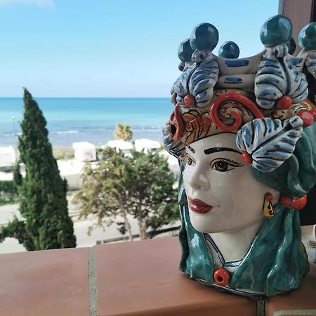 ホテル Frontemare Locazione Turistica ポルト・エンペードクレ エクステリア 写真