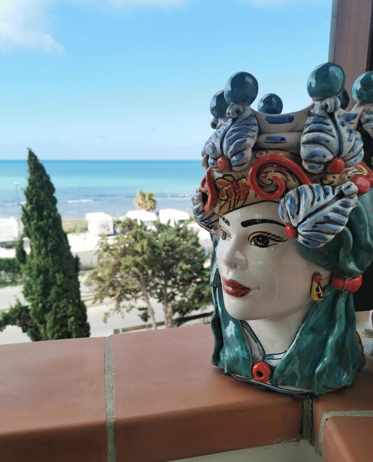 ホテル Frontemare Locazione Turistica ポルト・エンペードクレ エクステリア 写真